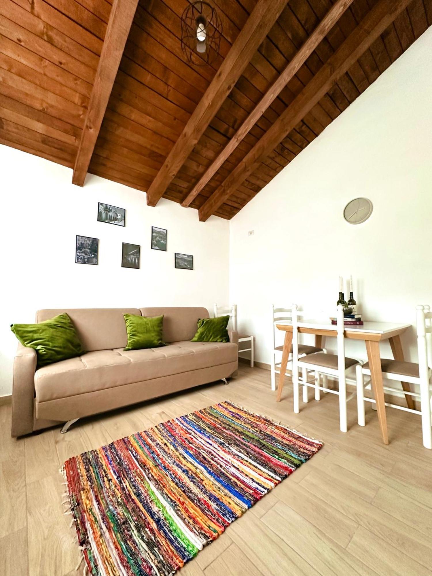 Js House 1 Apartament Szkodra